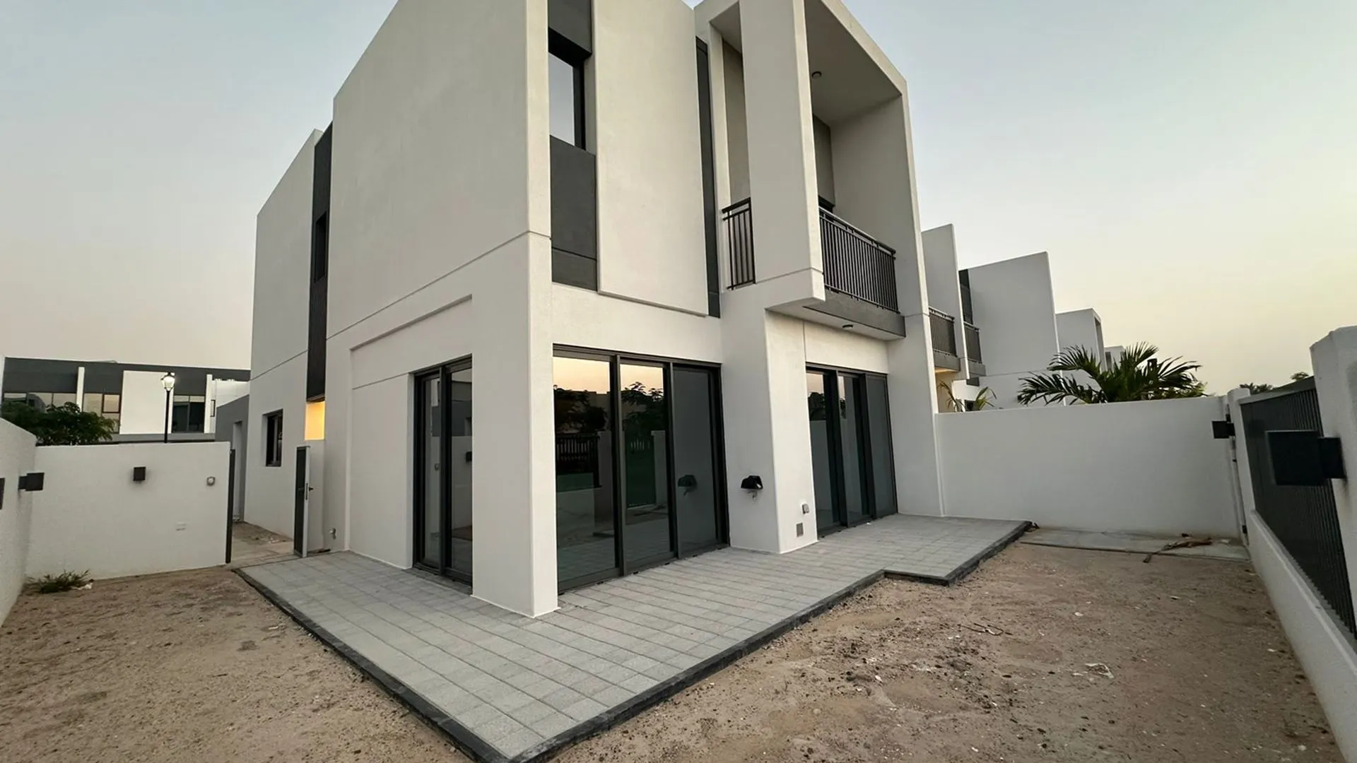 Edge-Realty-4 Bedroom Townhouse For Sale In La Rosa 6